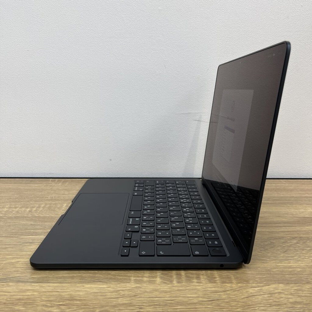 中古 Apple MacBook Air 13インチ 2022 (M2 8CPU 8GPU/16GB/256GB