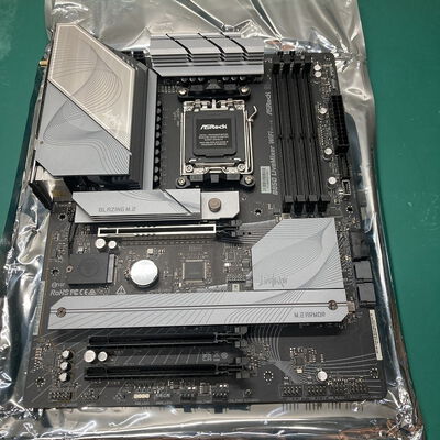 【浦添城間店(沖縄)】中古  ASRock B850 LiveMixer WiFi (B850 AM5 ATX DDR5) 175466 