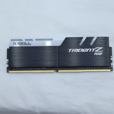【通販センター】中古  PC4-25600 8GB デスクトップ用(DDR4-3200) 140727 