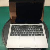 中古  Apple MacBook Air 13インチ (i5 1.6GHz/8GB/256GB) スペースグレイ Touch ID True Tone搭載モデル MVFJ2J/A (Mid 2019) 141229 