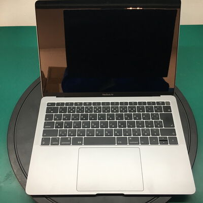 【佐賀南部バイパス店】中古  Apple MacBook Air 13インチ (i5 1.6GHz/8GB/256GB) スペースグレイ Touch ID True Tone搭載モデル MVFJ2J/A (Mid 2019) 141229 
