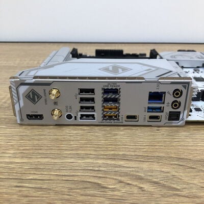 【津ラッツ店】中古  ASRock X870 Steel Legend WiFi (X870 AM5 ATX DDR5) 172202 