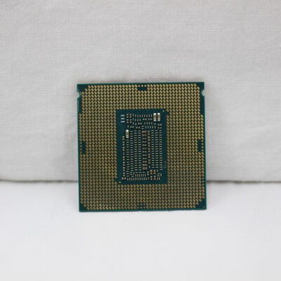 【通販センター】中古  Intel Core i7 9700 (1151/3.00GHz/12M/C8/T8) 140316 
