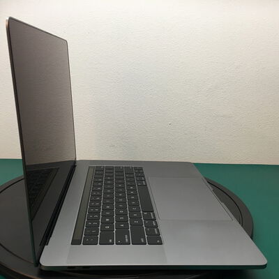 【佐賀南部バイパス店】中古  Apple MacBook Pro 15インチ 2017 スペースグレイ Core i7 2.8GHz/16GB/256GB SSD MPTR2J/A 135871 