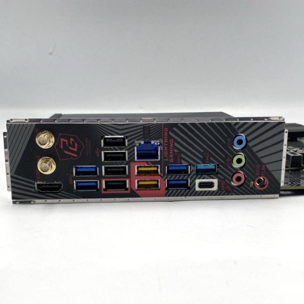 中古 ASRock B650 PG Lightning WiFi (B650 AM5 ATX DDR5) 4510002755