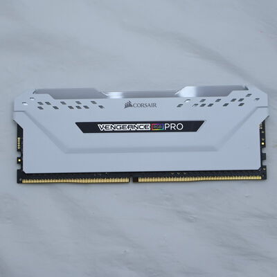 【通販センター】中古  PC4-25600 8GB デスクトップ用(DDR4-3200) 140727 