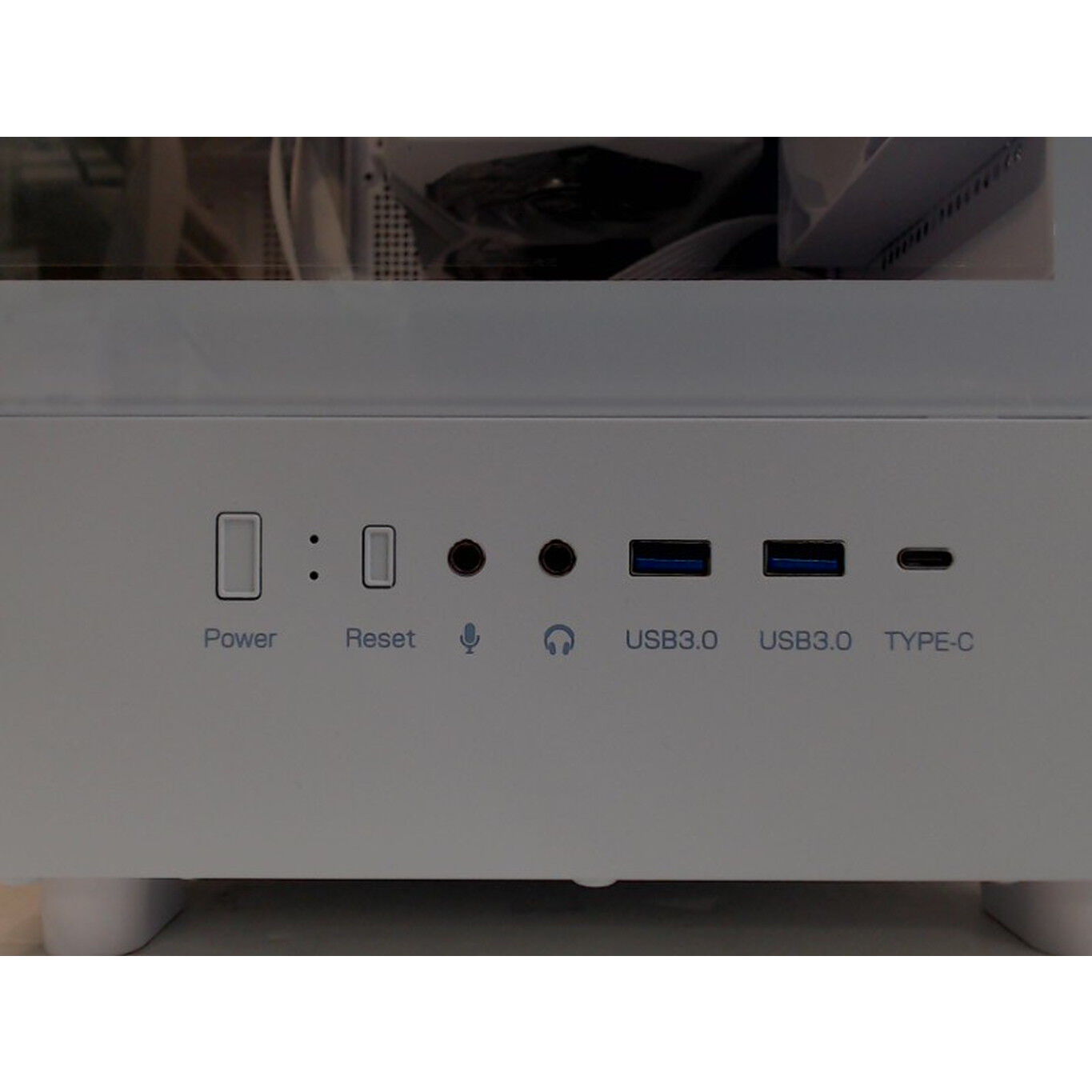 中古 自作パソコン(Ryzen 7 9700X/32GB/SSD1TB/RX7800XT/OS無し