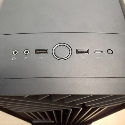 【鹿児島店】中古  自作PC(Ryzen 7 9800X3D/32GB/SSD1TB/W11H) 4700000729 