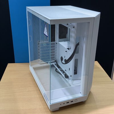 【甲府飯田店】中古  NZXT CC-H61FW-R1(H6 Flow RGB WH ATX ｶﾞﾗｽ) 4720003360 
