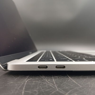 【大須店】中古  Apple Macbook Pro 2018 （13.3インチ/Core i5 2.3GHｚ/8GB/256GB/シルバー） MR9U2J/A 139725 