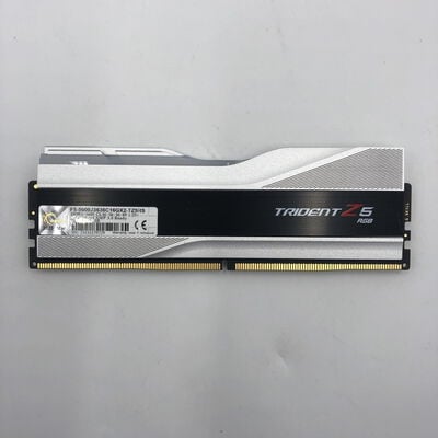 【福井日之出店】中古  PC5-44800 16GB デスクトップ用 149153 