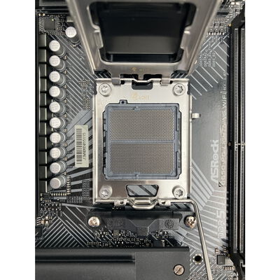 【秋葉原本店】中古  ASRock B650 PG Lightning WiFi (B650 AM5 ATX DDR5) 3410012394 
