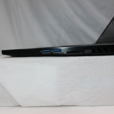 【通販センター】中古  THIRDWAVE GALLERIA GCF1050TGF-E (Intel Core i5 8300H/16GB/SSD1TB+HDD1TB/なし/NVIDIA GeForce GTX 1050 Ti/15.6/1920x1080/Wi-Fi/W11H64 MAR) 185891【7/2値下げ!】 