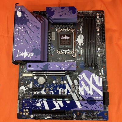 【なんば店】中古  ASRock Z790 LiveMixer (Z790 1700 ATX DDR5) 175344 