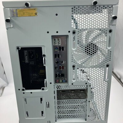 【なんば店】中古  その他 自作パソコン (Ryzen 7 9800X3D/16GB/SSD1TB+SSD1TB+SSD512GB/RX9060XT 16GB) 3280023104 