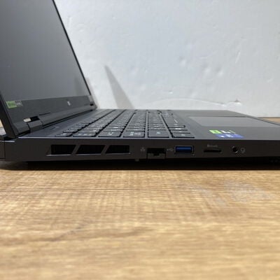 【富山本郷店】中古  Acer Predator PHN16-72 V1.10 (Core i7-14700HX/16GB/SSD1TB/RTX4070/WLAN/16WQXGA/W11H64) 4760001380 