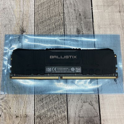 【広島店】中古  Crucial BL16G32C16U4B(DDR4 PC4-25600 16GB1枚x1) 3320005445 