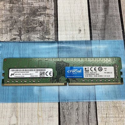 【広島店】中古  Crucial CT32G4DFD832A.16FB1 (DDR4 25600 32GB) 195867 