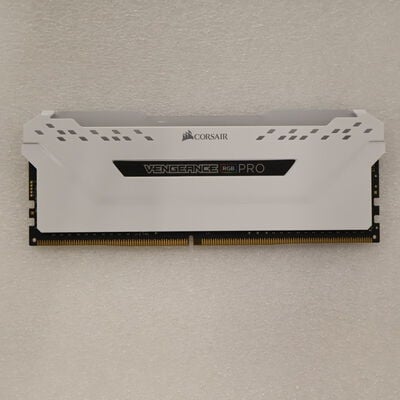 【通販センター】中古  PC4-25600 8GB デスクトップ用(DDR4-3200) 140727 