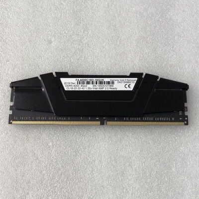 【甲府飯田店】中古  PC4-32000 8GB デスクトップ用(DDR4-4000) 140735 