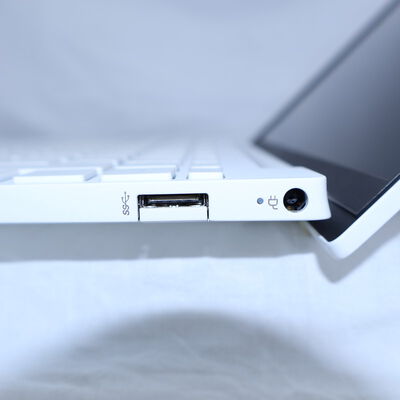 【通販センター】中古  HP Pavilion Aero 13-be2000 シリーズ 13-be2010AU(AMD Ryzen 7 7735U/16GB DDR5 (PC5)/SSD512GB/なし/オンボード/16/1920x1200/Wi-Fi/W11H64 MAR) 201741 