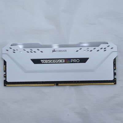 【通販センター】中古  PC4-25600 8GB デスクトップ用(DDR4-3200) 140727 