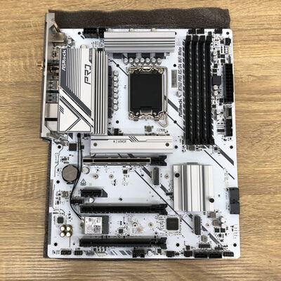 【津ラッツ店】中古  ASRock B760 Pro RS/D4 WiFi White (B760 1700 ATX DDR4) 4990001104 