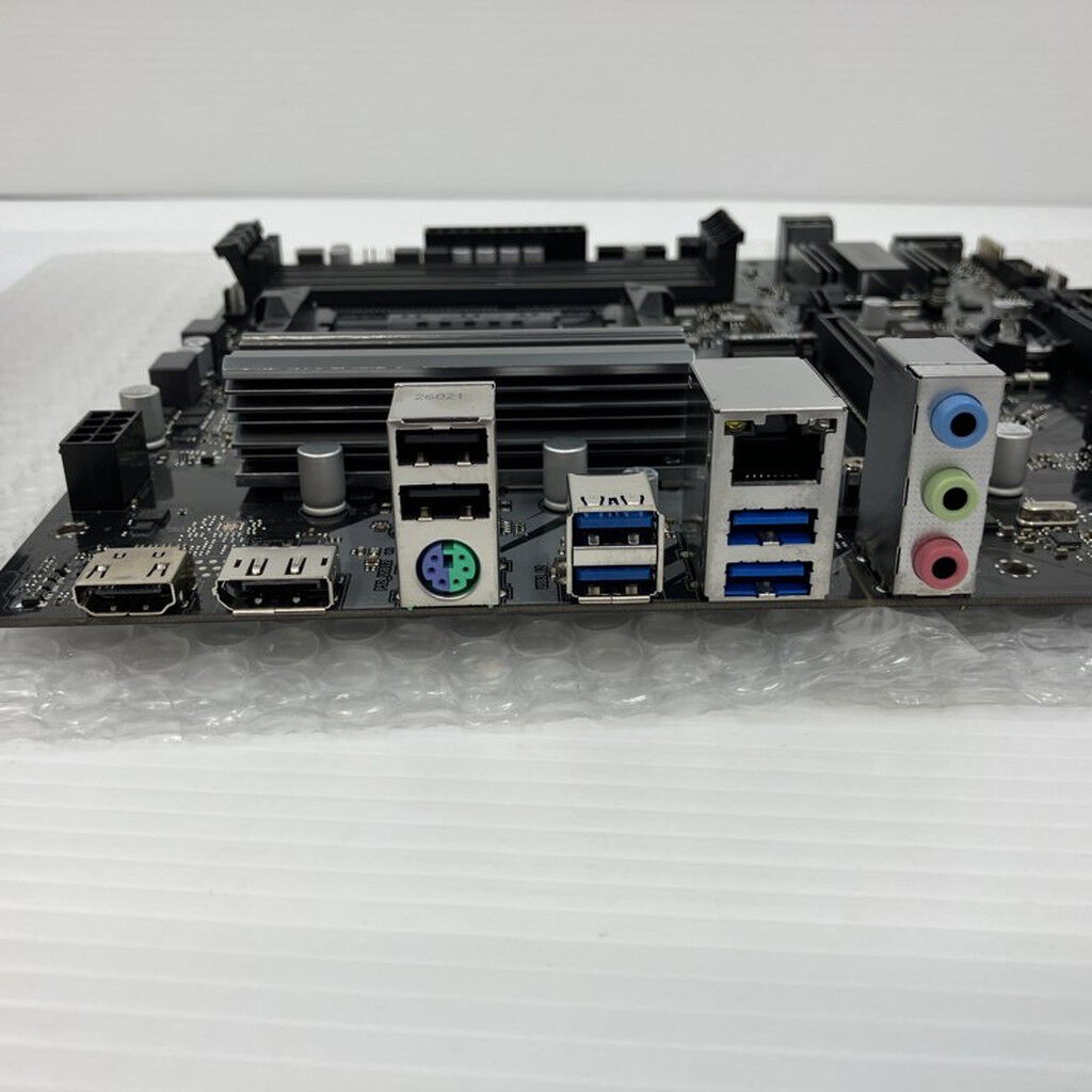 中古 ASRock B550M Phantom Gaming 4 (B550 AM4 mATX DDR4 3280020147