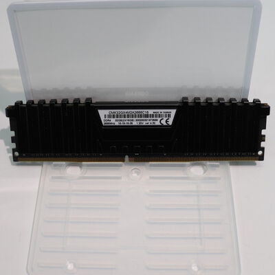 【札幌店】中古  PC4-21300 16GB デスクトップ用(DDR4-2666) 135638 