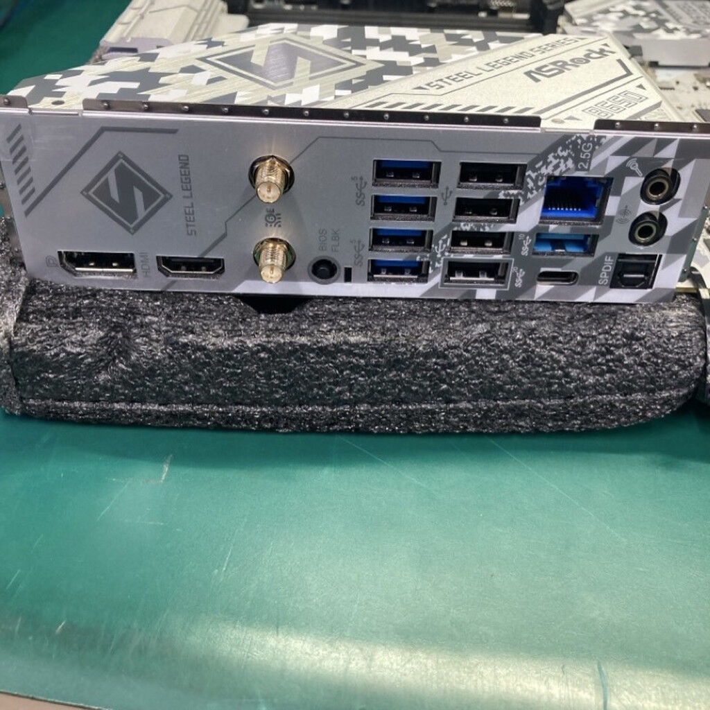 中古 ASRock B650 Steel Legend WiFi (B650 AM5 ATX) 3250005640【4/15