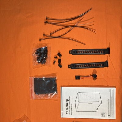 【なんば店】中古  ZALMAN Z1 Iceberg Black(mATX ｶﾞﾗｽ ) 3280021760 