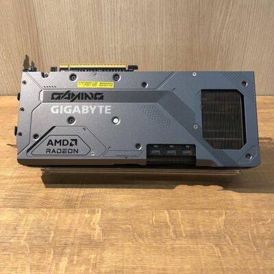 【姫路店】中古  GIGABYTE GV-R9070XTGAMING OC-16GD (RX9070XT 16G) 176942 