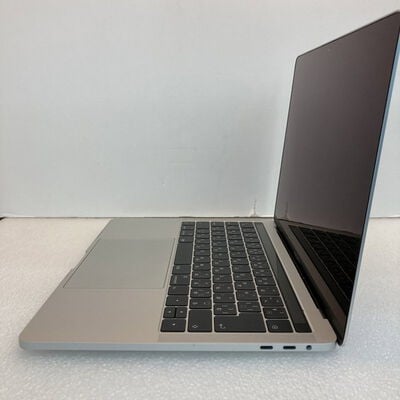 【京都店】中古  Apple MacBook Pro 13インチ Touch Bar搭載 Late 2016 Core i5 2.9GHz/8GB/256GB SSD シルバー MLVP2J/A 135891 