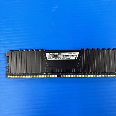 【大須店】中古  PC4-25600 32GB デスクトップ用(DDR4-3200) 143224 
