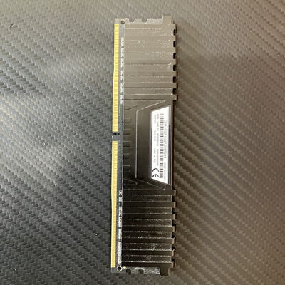 【富士青葉店】中古  Corsair CMK16GX4M2A2666C16 [DDR4 PC4-21300 8GB 5070001238 
