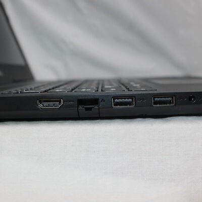 【通販センター】中古  DELL Vostro 3590(Intel Core i5 10210U 1.60GHz/16GB DDR4/SSD256GB/-/オンボード/15.6/1920x1080/GbE/Wi-Fi/WEBCAM/W11P/VBT) 197881 