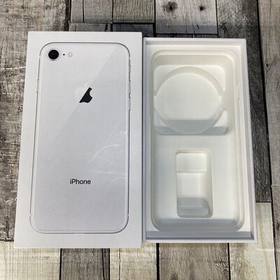 【広島店】中古  【docomo】 iPhone8 4.7インチ 64GB (シルバー)  MQ792J/A 135681 