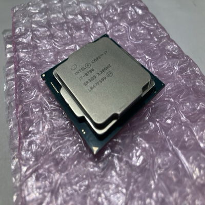 【鹿児島店】中古  INTEL Core i7 8700 (1151/3.20GHz/12M/C6/T12) 136198 