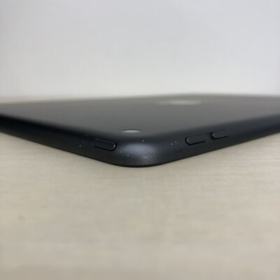 【長野稲里店】中古  【海外版】Apple iPad 第7世代/2019 Wi-Fi 32GB スペースグレイ MW742LL/A 165957 
