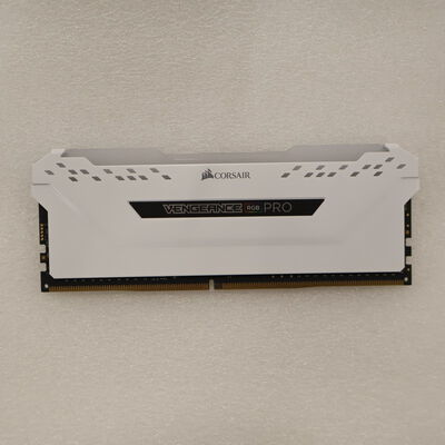 【通販センター】中古  PC4-25600 8GB デスクトップ用(DDR4-3200) 140727 