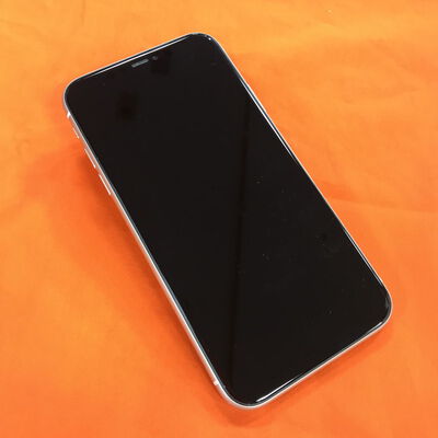 【なんば店】中古  【au】 Apple iPhone11 6.1インチ 256GB (ホワイト) MWM82J/A 140606 