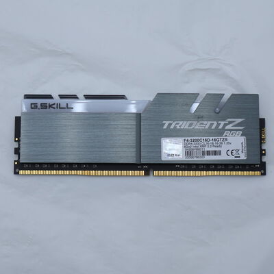 【通販センター】中古  PC4-25600 8GB デスクトップ用(DDR4-3200) 140727 