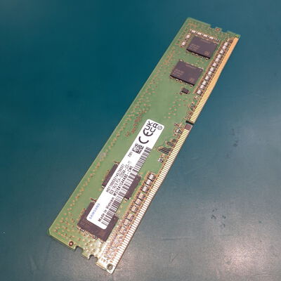【鹿児島店】中古  PC4-25600 8GB デスクトップ用(DDR4-3200) 140727 