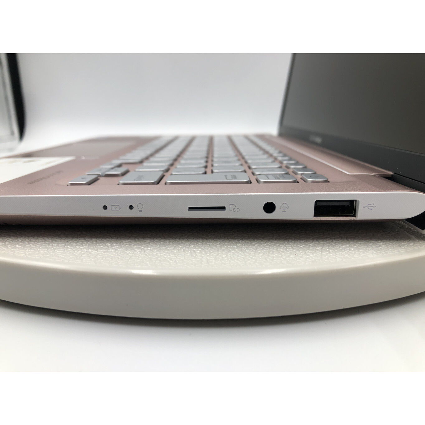 中古 ASUS VivoBook S13(i3-8130U/4GB/SSD256GB/-/-/13.3/1920×1080
