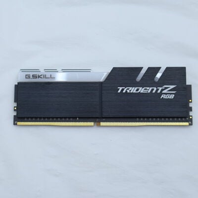 【通販センター】中古  PC4-25600 8GB デスクトップ用(DDR4-3200) 140727 