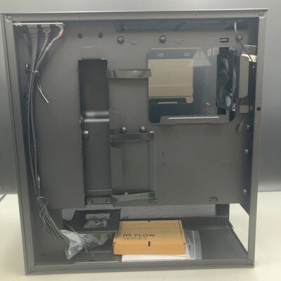 【熊本浜線店】中古  NZXT CC-H52FB-R1(H5 FLOW RGB BK E-ATX ｶﾞﾗｽ) 5370001327 