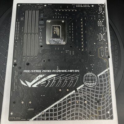 【新潟店】中古  ASUS ROG STRIX Z690-A GAMING WIFI D4(Z690 1700 ATX DDR4) 3290006630 