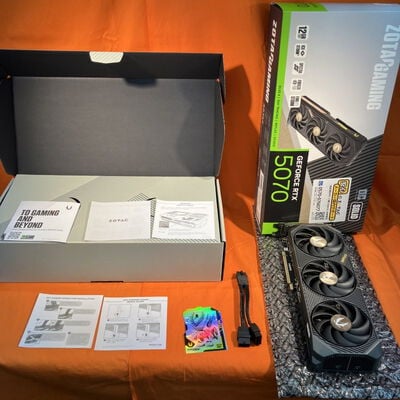 【なんば店】中古  ZOTAC ZT-B50700J-10P SOLID OC (RTX5070 12GB) 176911