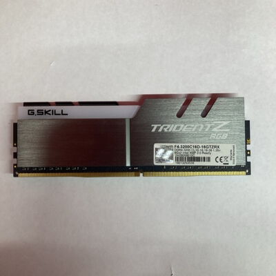 【千葉店】中古  PC4-25600 8GB デスクトップ用(DDR4-3200) 140727 