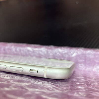 【富士青葉店】中古  【SoftBank】 Apple iPhone11 6.1インチ 64GB (ホワイト) MWLU2J/A 140612 